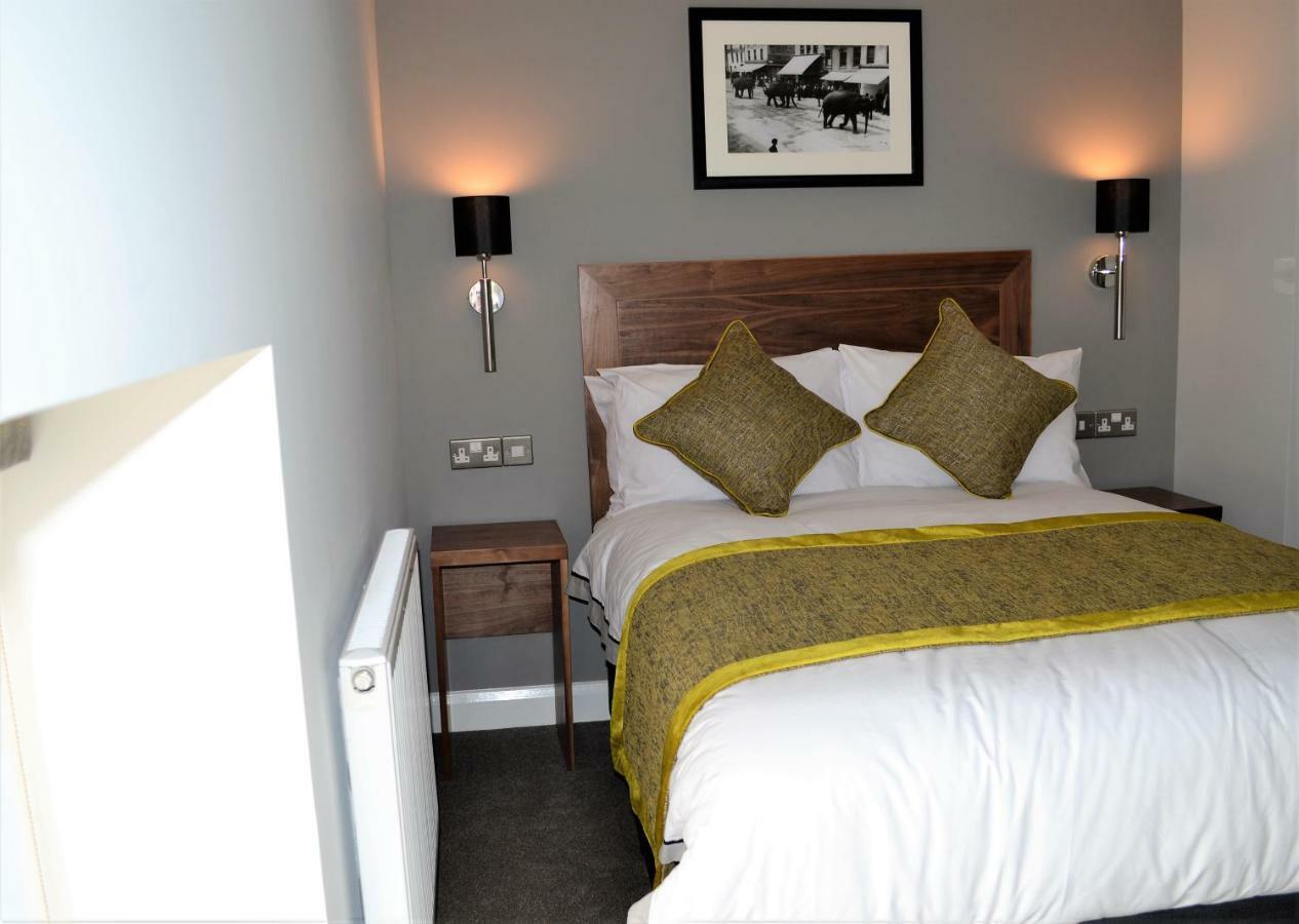 New Park Hotel Carmarthen Eksteriør billede