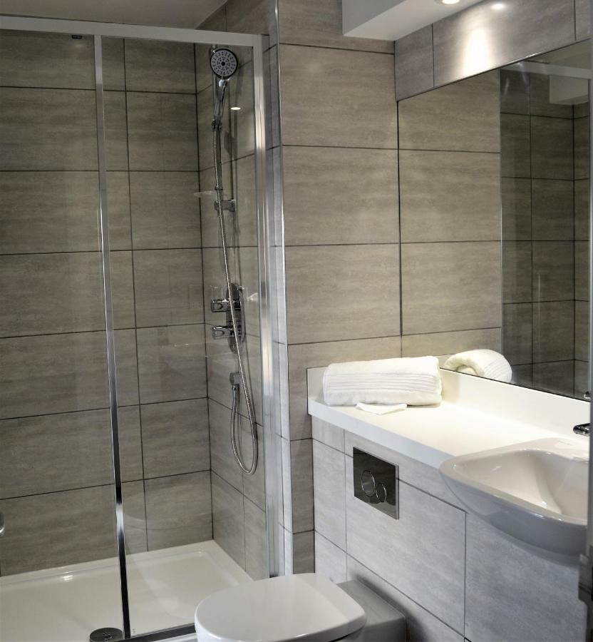 New Park Hotel Carmarthen Eksteriør billede